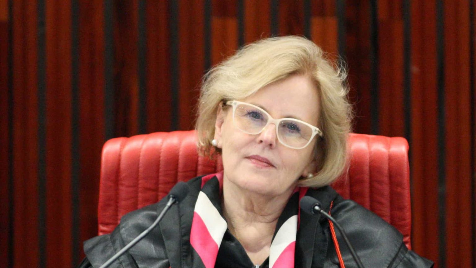 Rosa cobra PF sobre inquérito que investiga Bolsonaro no caso Covaxin