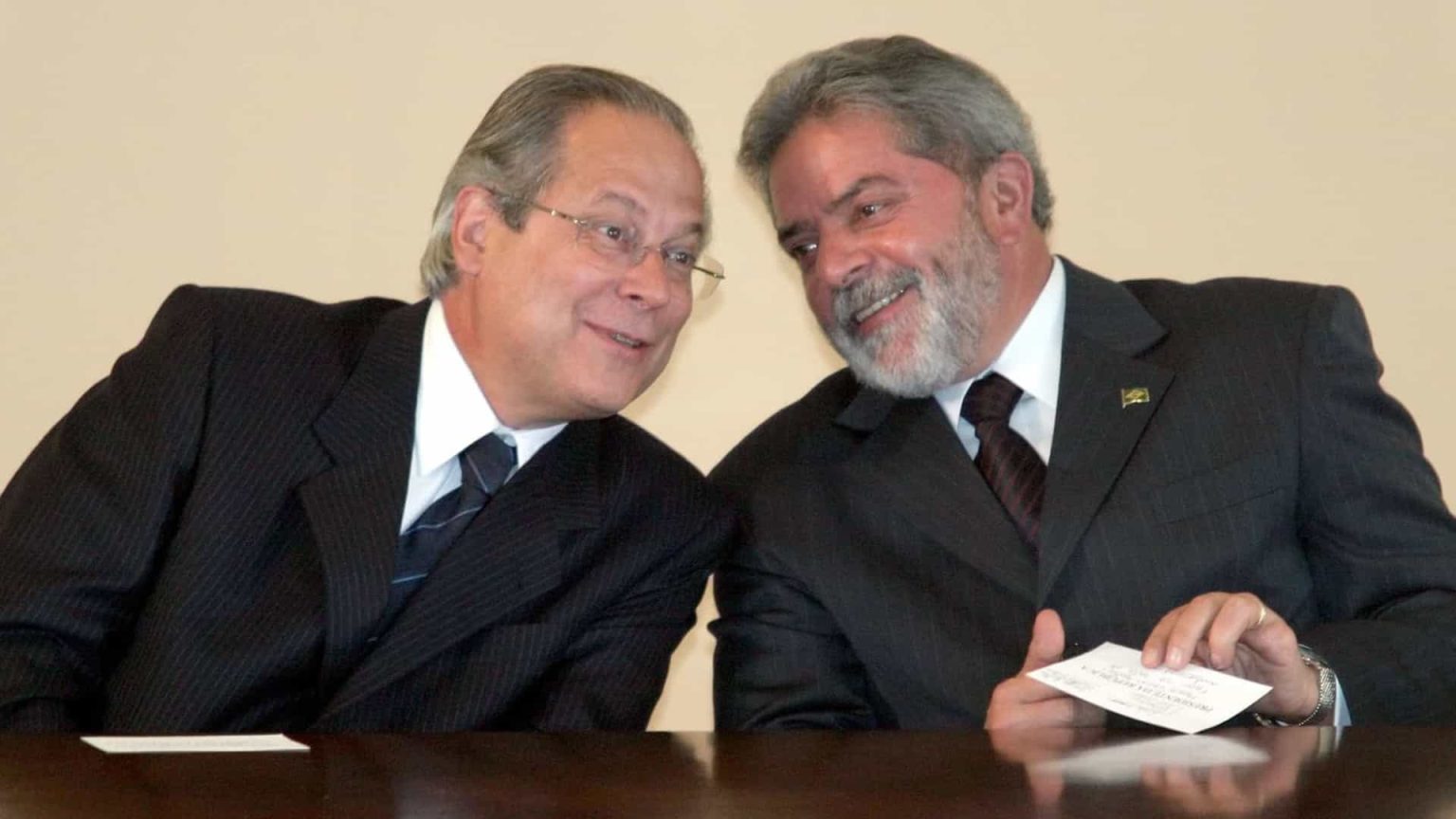 José Dirceu participa de articulação de Lula e busca apoio de tucanos