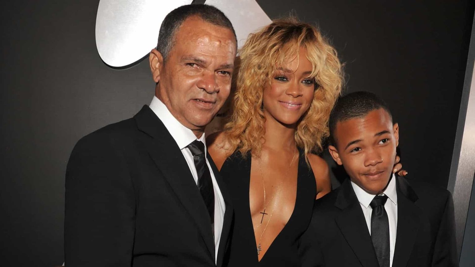Pai de Rihanna reage a gravidez: "Vai ser uma boa mãe"
