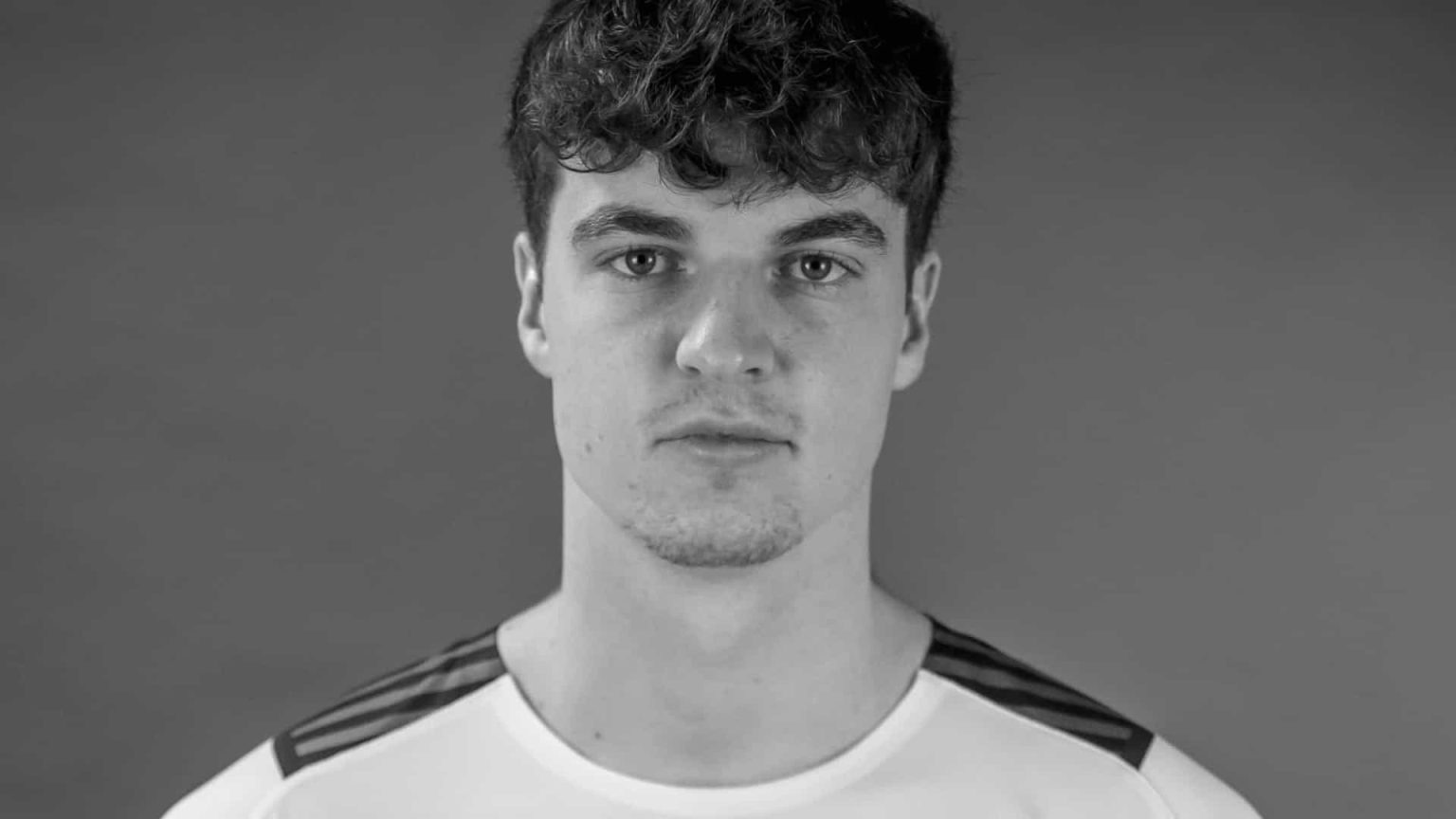 Jogador de 20 anos do Borussia Monchengladbach morre em acidente