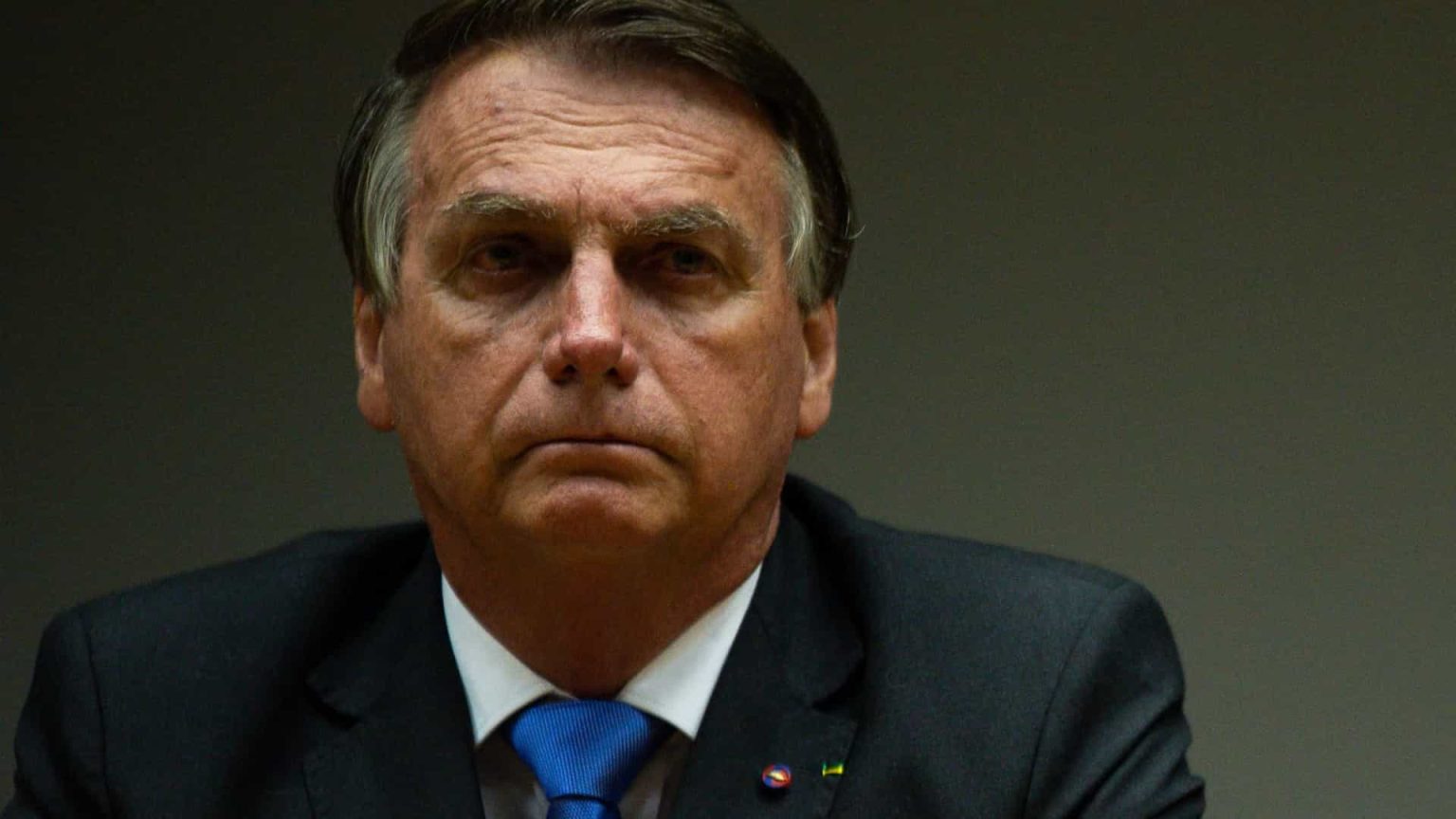Novo diretor da PF decide trocar comando de setor que investiga Bolsonaro