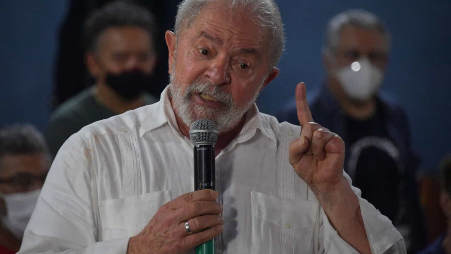 Conselheiro de Lula destoa do PT e faz duras críticas à Rússia