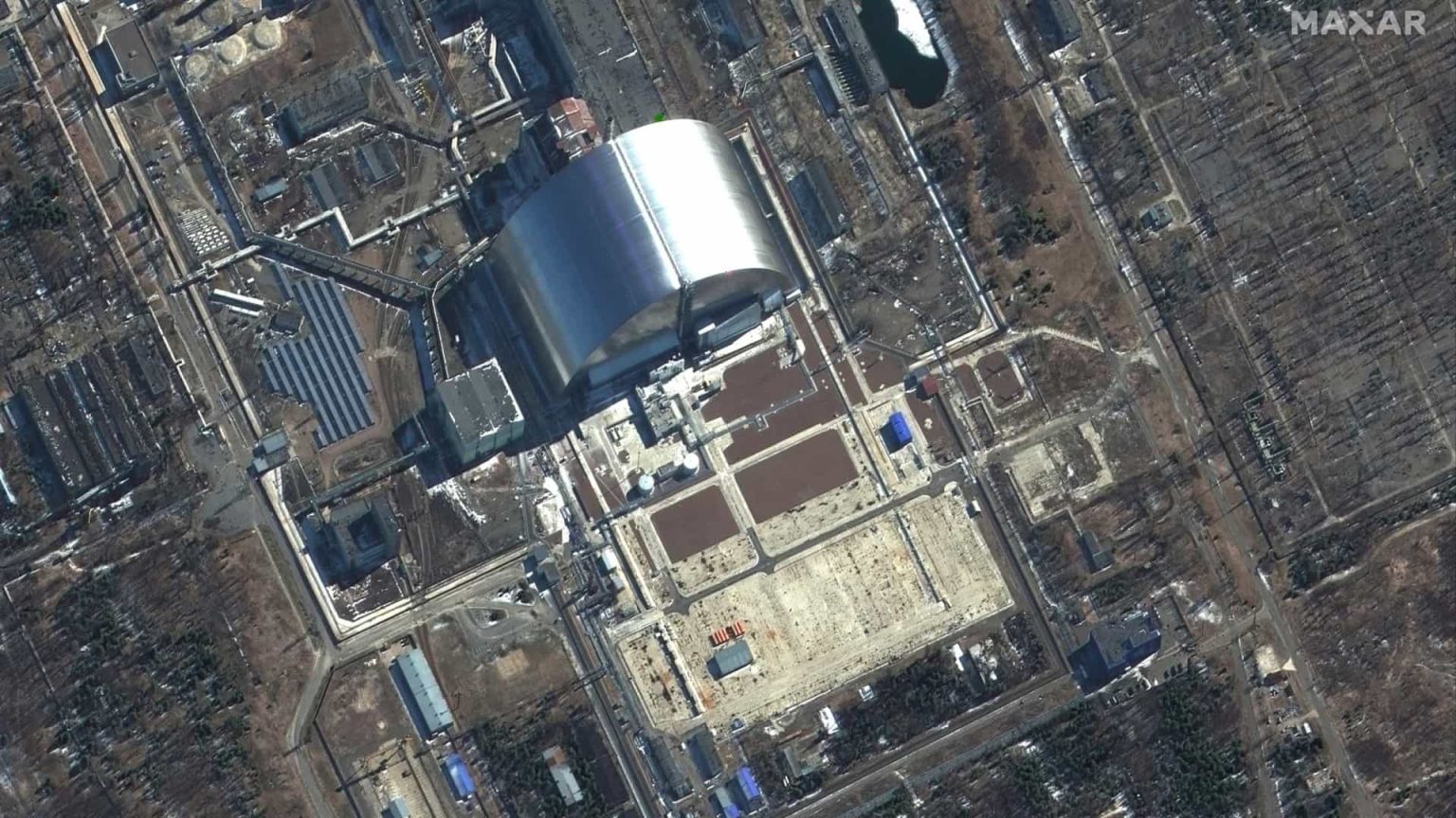Ucrânia diz que perdeu contato com instalações de Tchernóbil