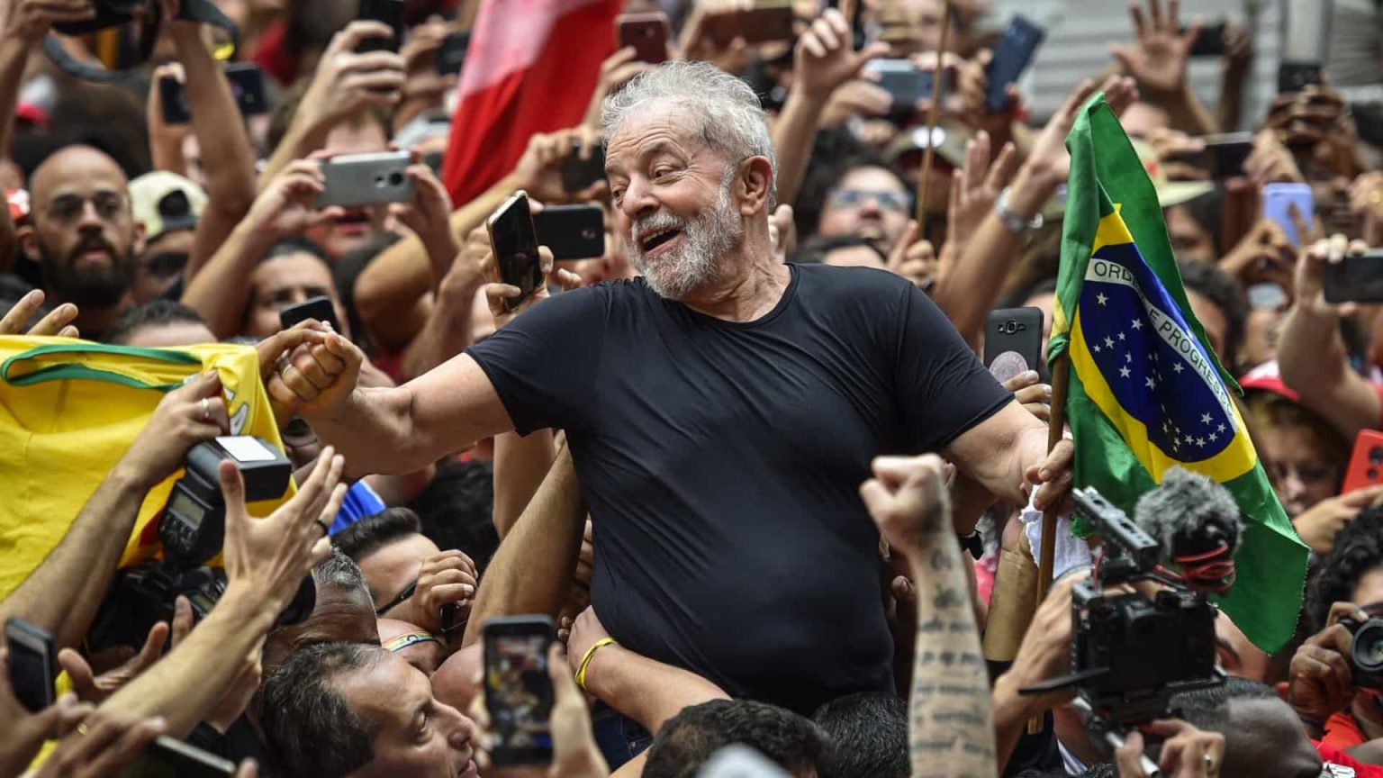 Lula: vamos 'abrasileirar' o preço do combustível, do diesel e do gás de cozinha